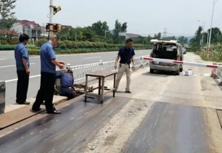 萬佛湖治超卡點對電子汽車衡進(jìn)行法定計量檢測